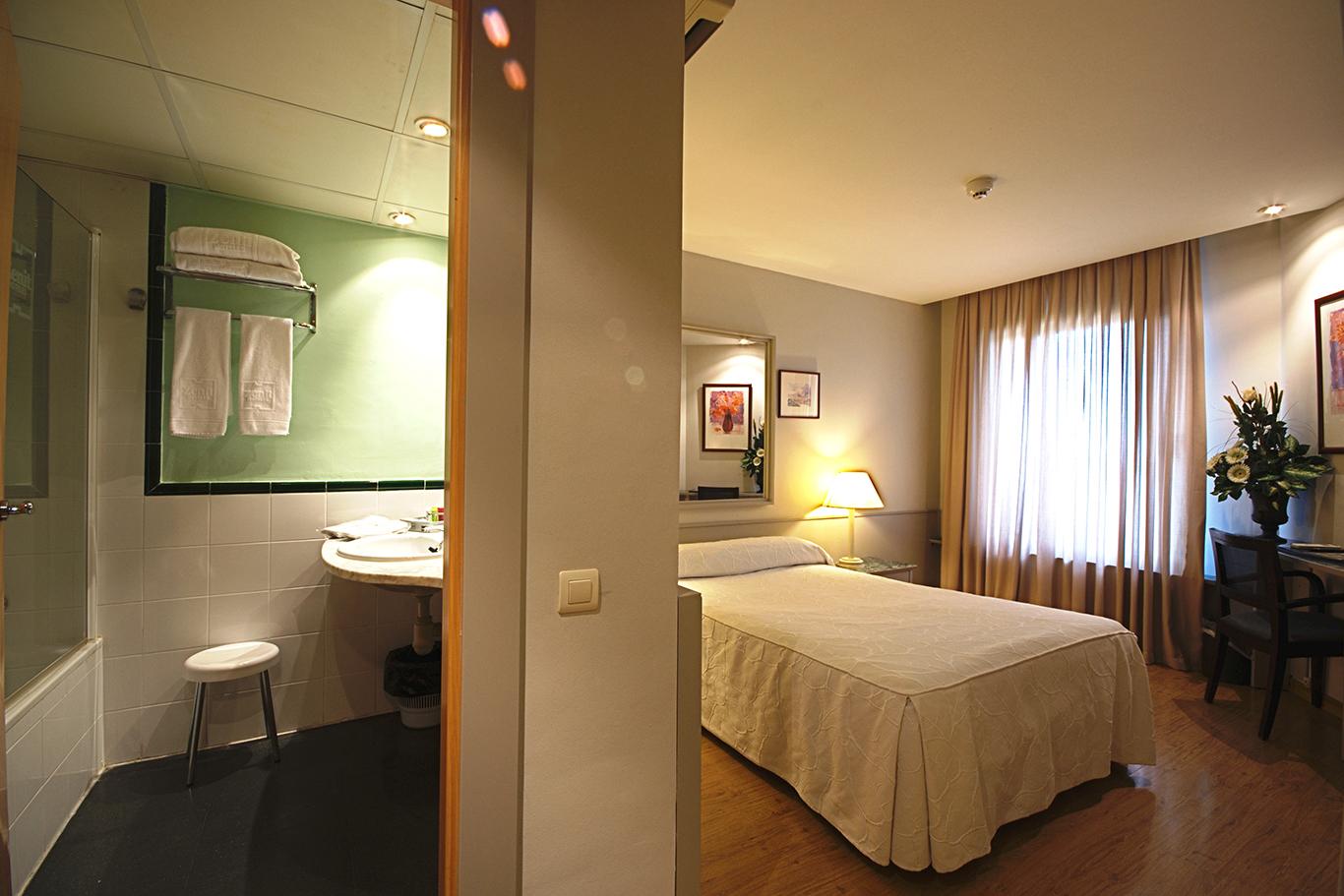 Nuevo Zenit Calahorra Hotell Exteriör bild