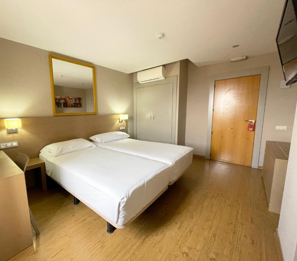Nuevo Zenit Calahorra Hotell Exteriör bild