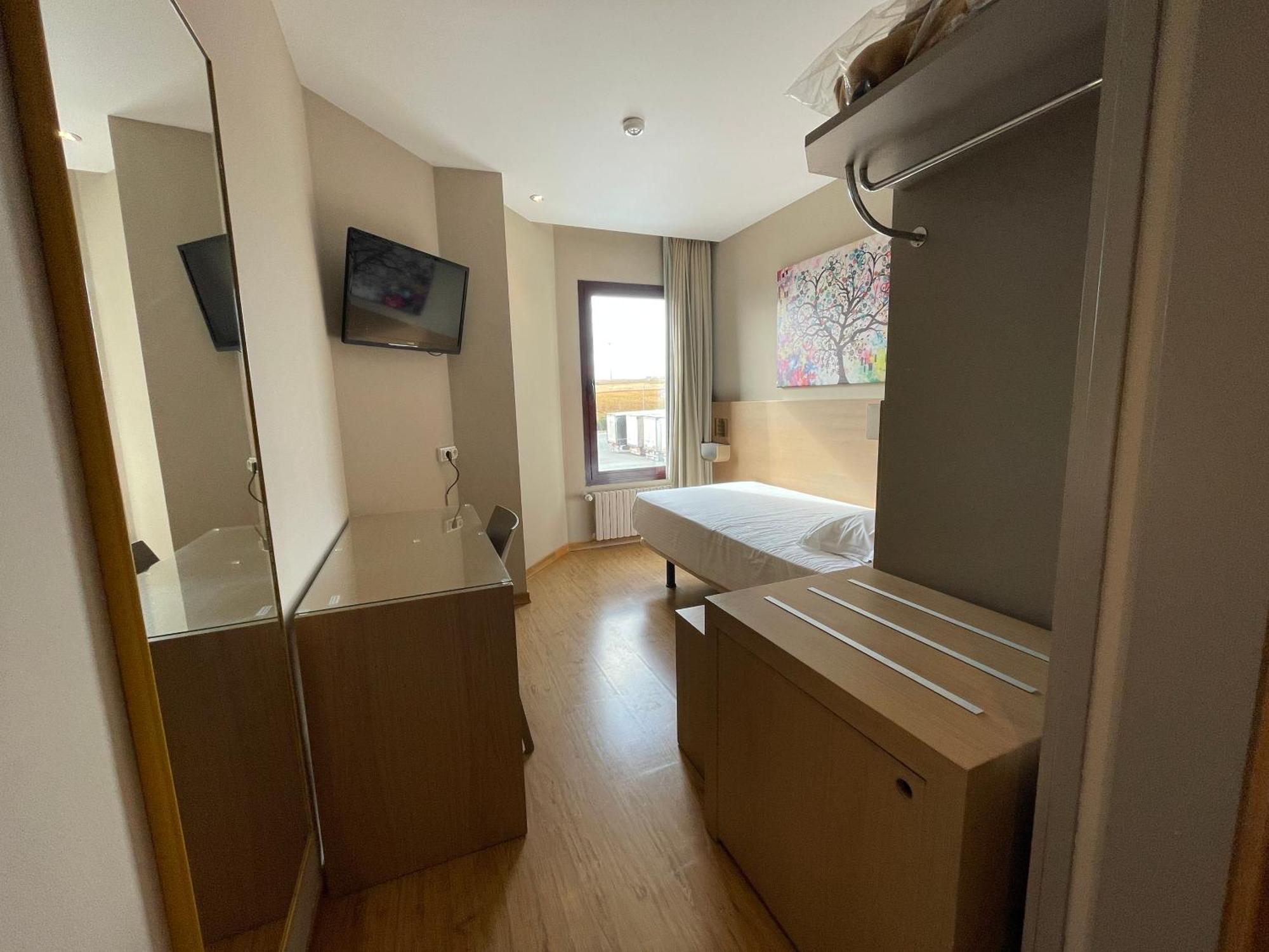 Nuevo Zenit Calahorra Hotell Exteriör bild