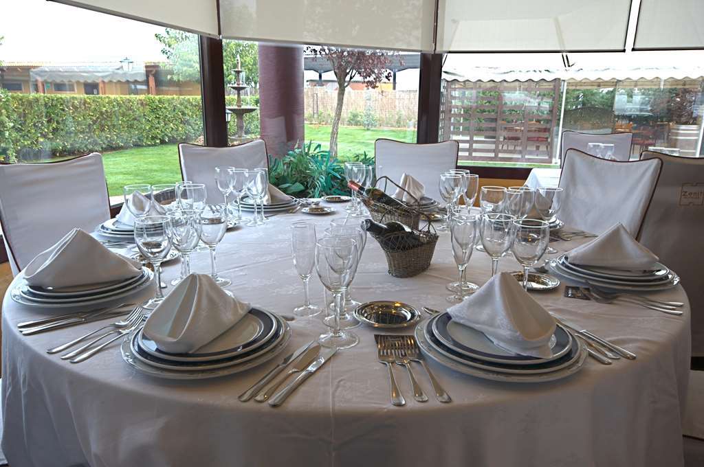 Nuevo Zenit Calahorra Hotell Restaurang bild
