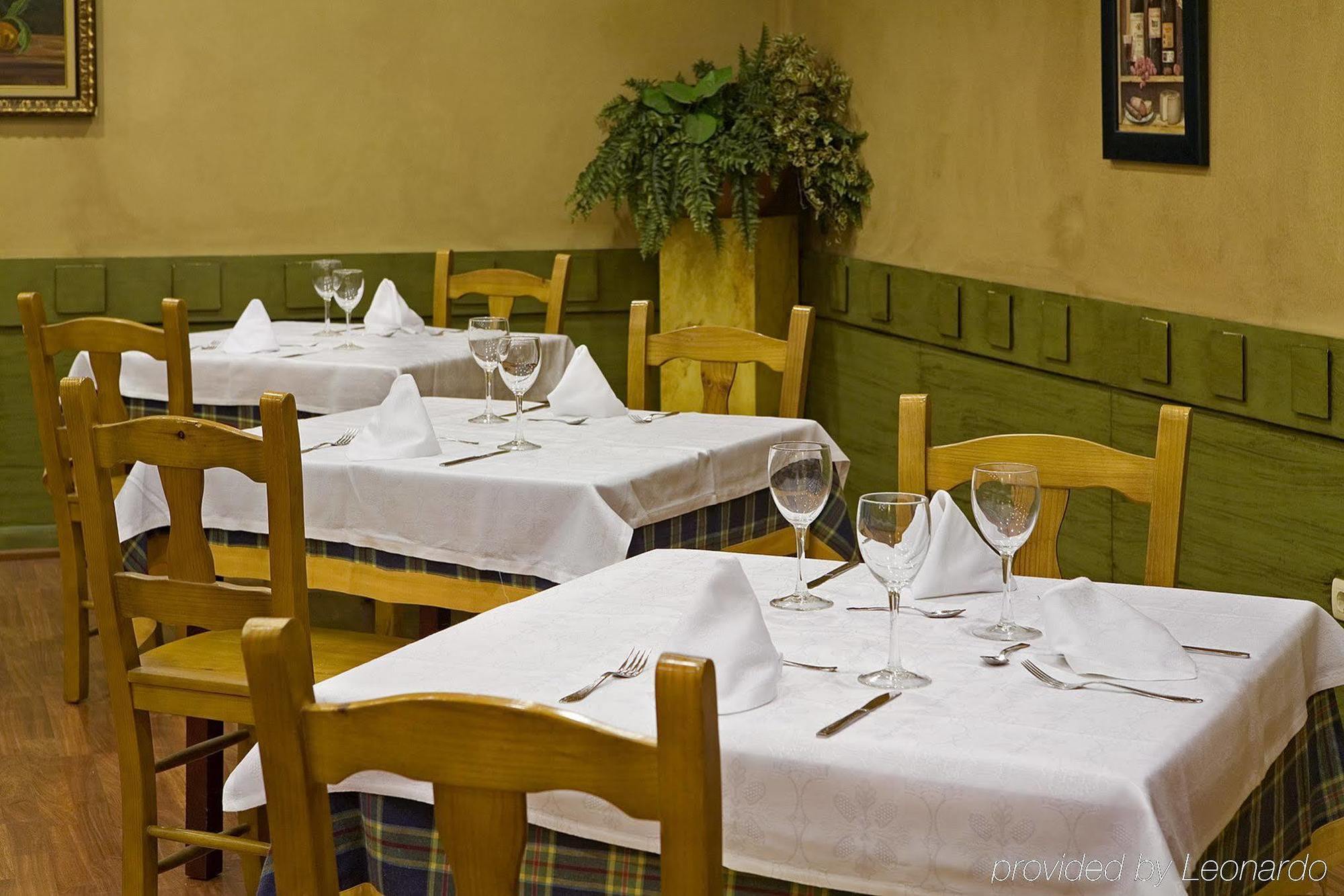 Nuevo Zenit Calahorra Hotell Restaurang bild
