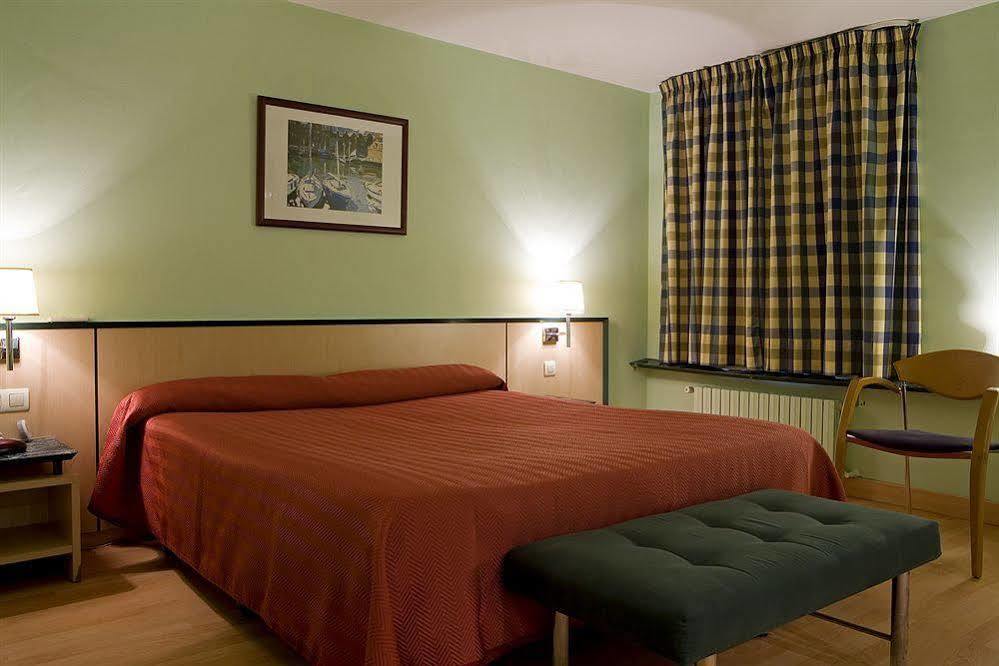 Nuevo Zenit Calahorra Hotell Exteriör bild